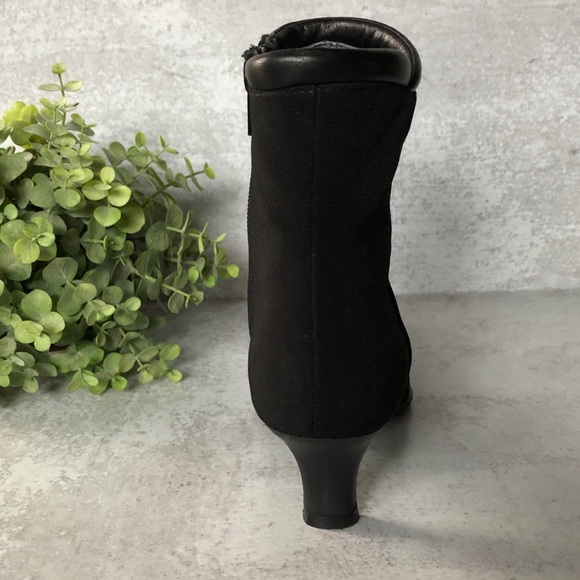 Stuart Weiztman Kitten Heel Gore Tex Boot 5.5 M - Picture 5 of 16